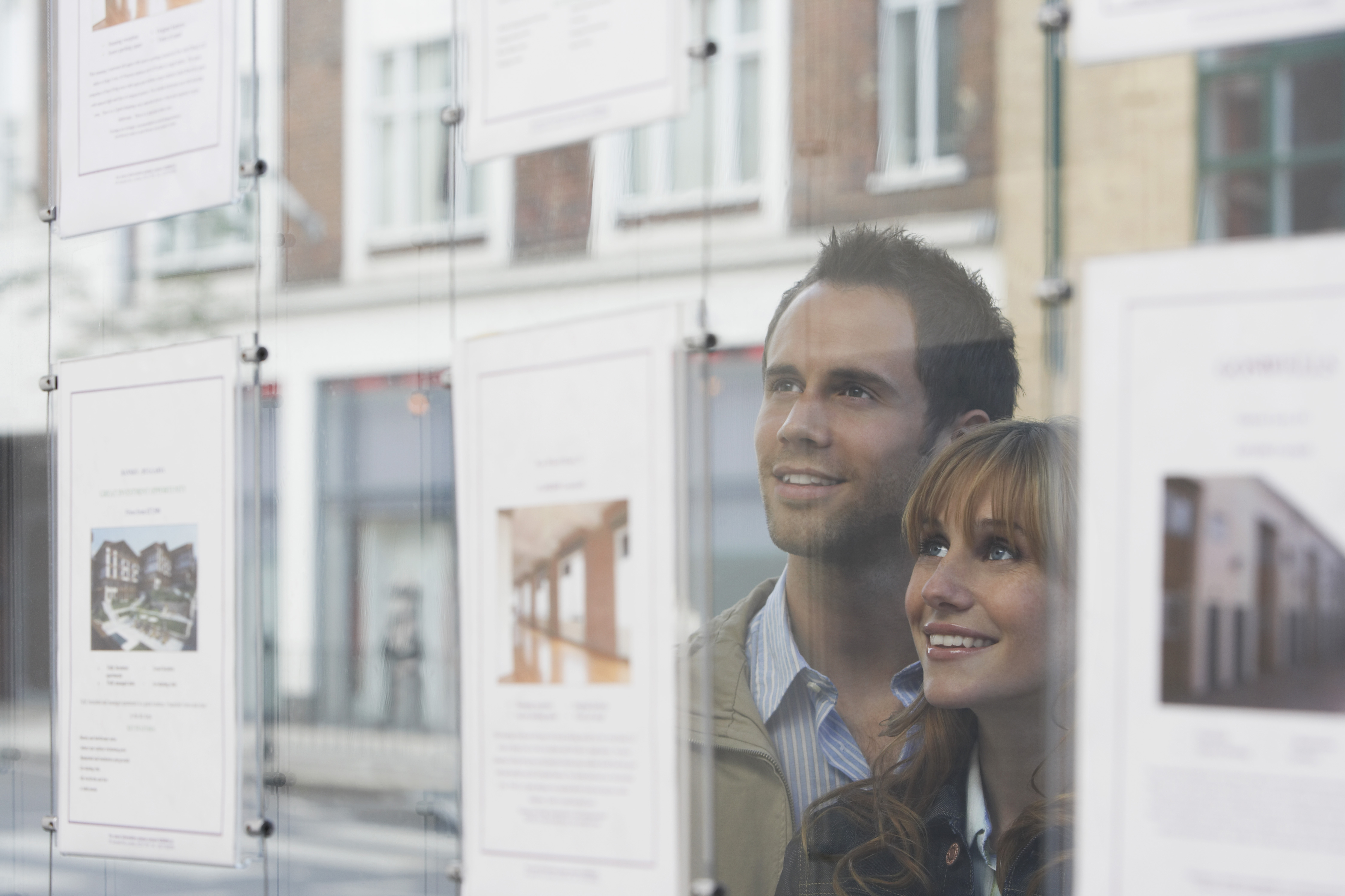 Huis verkopen en nieuw huis kopen: wat doe je eerst?